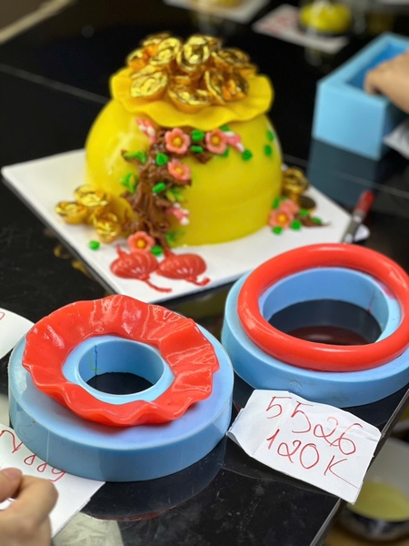 Khuôn Silicon Viền Hủ Vàng Mai Xoè 14cm