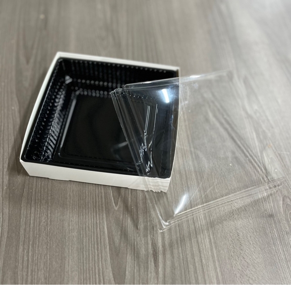 Hộp Giấy Vuông - Lót Nhựa 14.5cm cao 5.4cm - TRẮNG