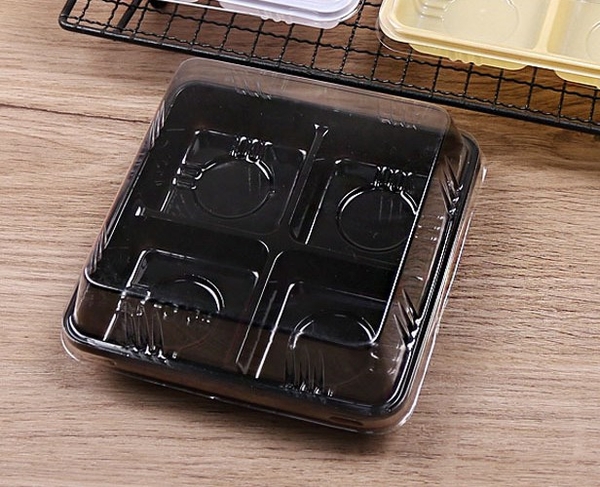 Hộp Nhựa - Vuông 4 Ngăn FG134 - Đế Đen