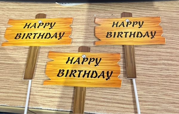PKC- Set Cắm Biển Giả Gỗ - Chữ Nhật Chữ Happy