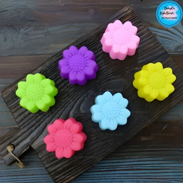 [10 cup] Khuôn Silicon - Cup Set 5cm - M11 - Cúc Nhụy Cắt 5c