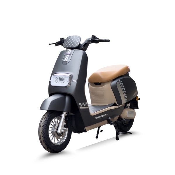 Xe máy điện yaka đen