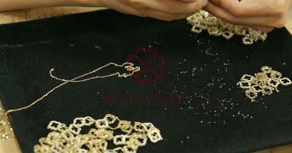 Trang sức Gold Filled có bền không? Dùng được bao lâu?