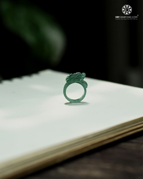 Nhẫn Nguyên Khối Lam Ngọc Chạm Rồng