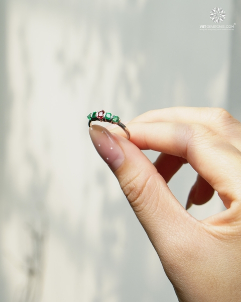 Nhẫn Bạc Emerald & Spinel