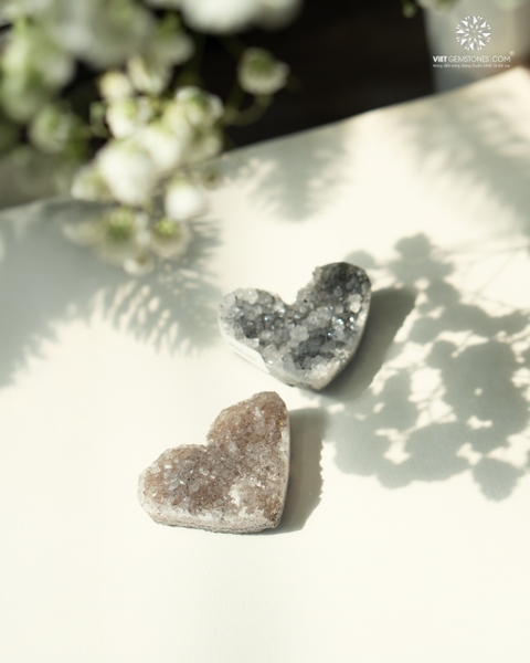 Vỉa Đá Trái Tim Tinh Thể Thạch Anh Tím