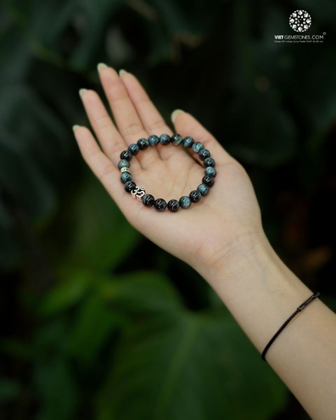 Vòng Tay Mắt Đại Bàng - Hawk’s Eye Charm Chữ OM ॐ
