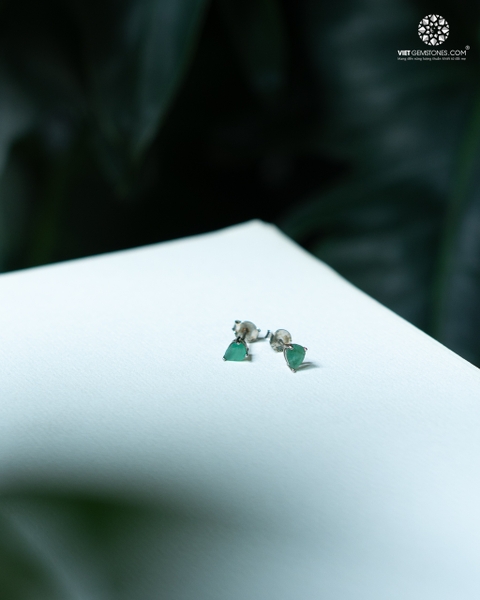 Bông Tai Đá Emerald (Ngọc Luc Bảo) Bạc 950 Phủ Bạch Kim