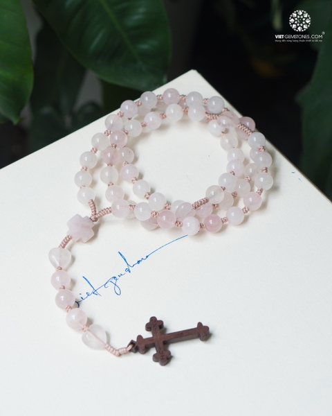 Tràng Hạt Mân Côi 50 Kinh Thạch Anh Hồng 08mm Thánh Giá Gỗ