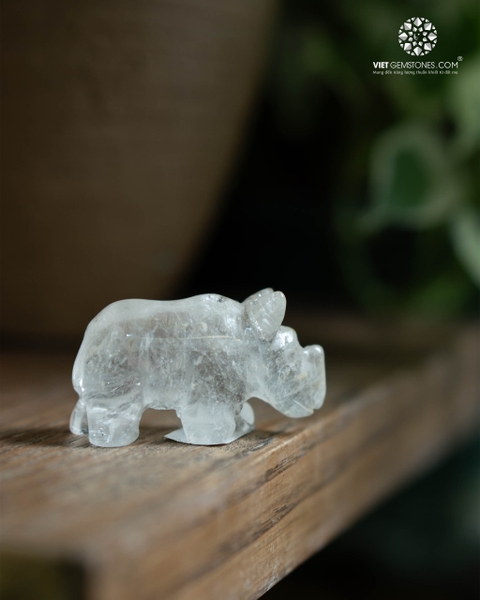 Tê Giác Đá Tự Nhiên