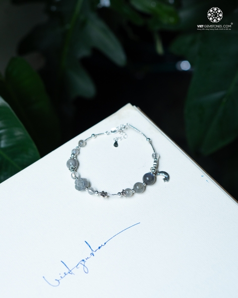Lắc tay Hoa Mai Hắc Nguyệt Quang Labradorite Charm Bạc