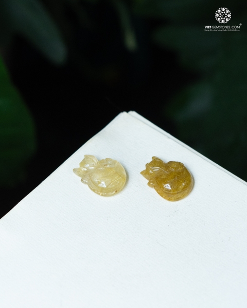 Mặt dây chuyền Hồ Ly Thạch Anh Tóc Vàng ôm hoa Mẫu Đơn