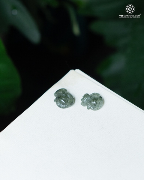 Mặt dây chuyền Hồ ly Thạch anh tóc xanh ôm hoa Mẫu Đơn