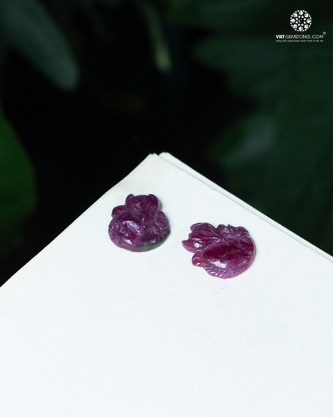 Mặt dây chuyền Hồ Ly Ruby ôm hoa mẫu đơn