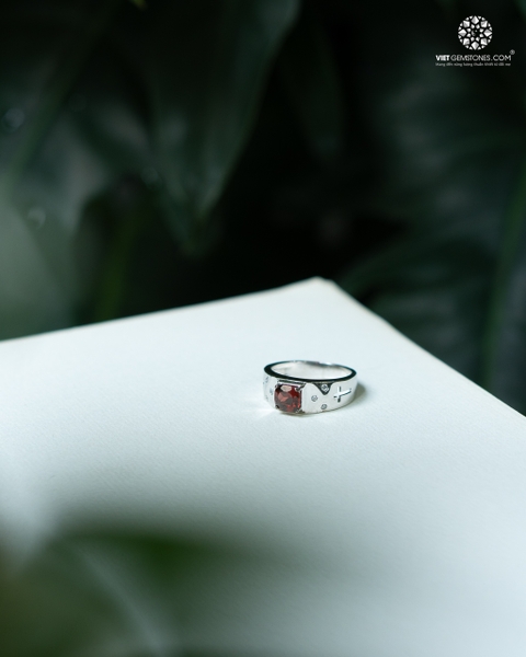 Nhẫn Bạc Ngọc Hồng Lựu Garnet - Bạc 950 phủ bạch kim