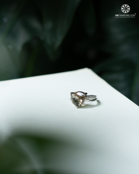 Nhẫn Bạc Đá Thạch Anh Khói Tam Giác - Bạc 95% phủ bạch kim