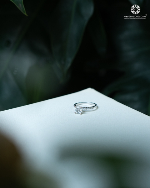 Nhẫn Bạc Topaz 6mm Khung Bạc Mảnh Đính Đá