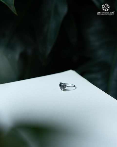 Nhẫn Bạc Trái Tim Thạch Anh Tóc Đen - Bạc 950 Phủ Bạch Kim