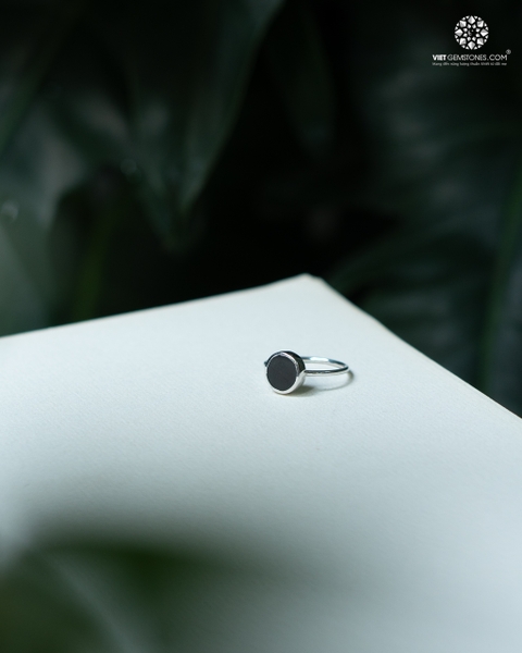 Nhẫn Bạc Obsidian Tròn - Bạc 950 Phủ Bạch Kim