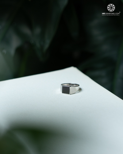 Nhẫn Bạc Obsidian Vuông - Bạc 950 Phủ Bạch Kim
