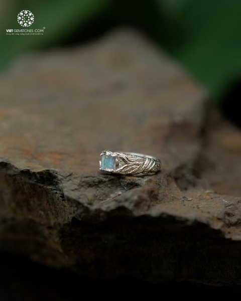 Nhẫn Bạc Đá Hắc Nguyệt Quang - Labradorite