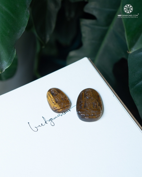 Mặt Dây Chuyền Bất Động Minh Vương Bồ Tát Tuổi Dậu Đá Mắt Hổ Vàng