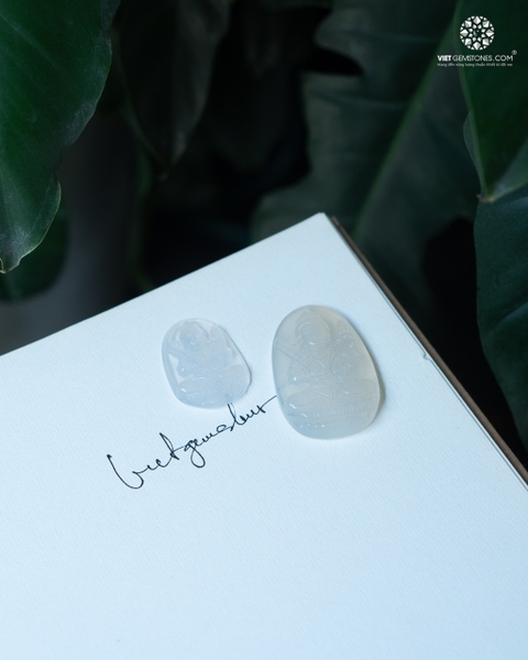 Mặt Dây Chuyền Hư Không Tạng Bồ Tát Tuổi Sửu & Dần Đá Mã Não Trắng