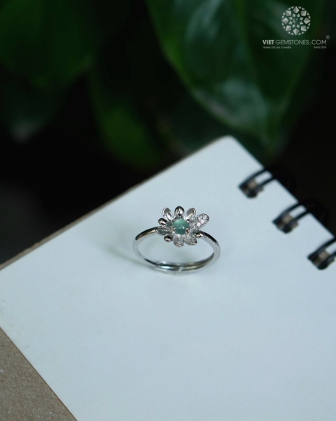 Nhẫn Bạc Hoa Cúc Cẩm Thạch Jadeite