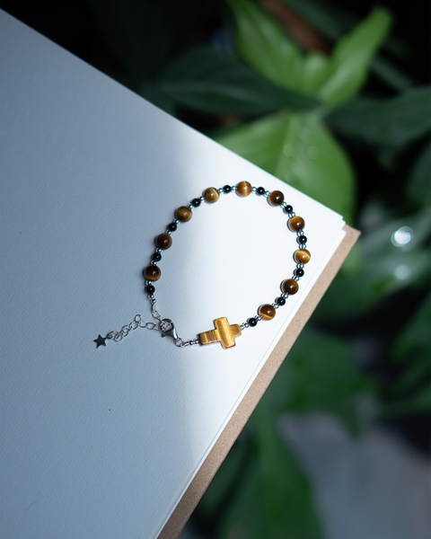 Lắc Tay Mân Côi Mắt Hổ Vàng 6mm Charm Bạc