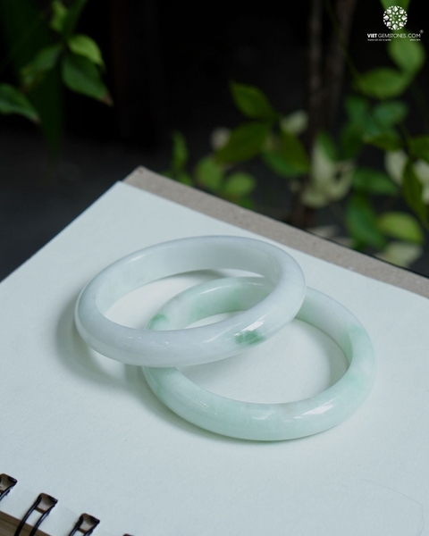 Vòng Nguyên Khối Cẩm Thạch Điểm Lý