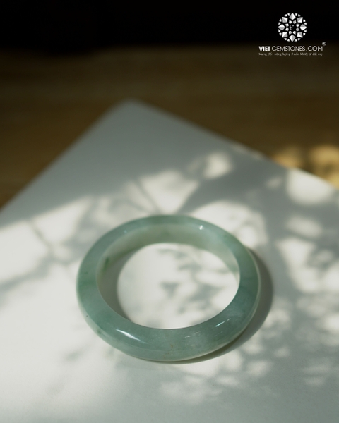 Vòng Nguyên Khối Cẩm Thạch Hoa Bay Nếp Băng