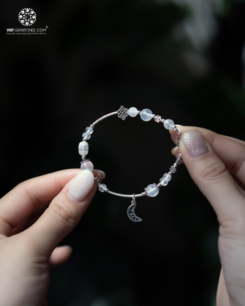 Lắc Tay Moonstone Mix Charm Mặt Trăng - Chỉ Đồng Tâm