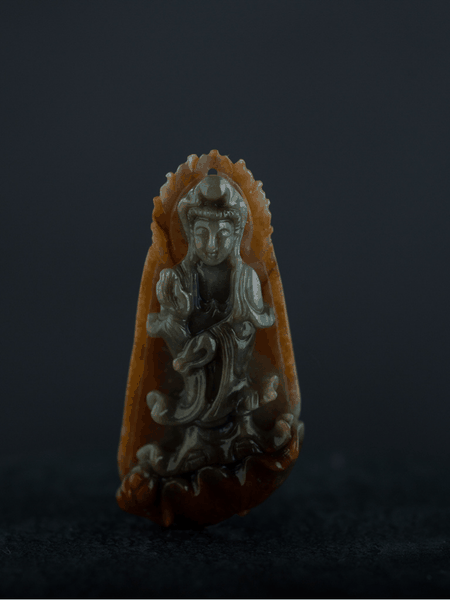 Mặt Dây Chuyền Quan Âm Cẩm Thạch Huyết