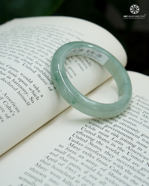 Vòng Nguyên Khối Cẩm Thạch Hoa Bay Nếp Băng