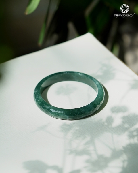 Vòng Nguyên Khối Cẩm Thạch Lam Ngọc mài facet