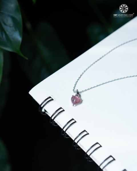 Mặt Dây Chuyền Trái Tim Thạch Anh Dâu (chưa kèm dây đeo)