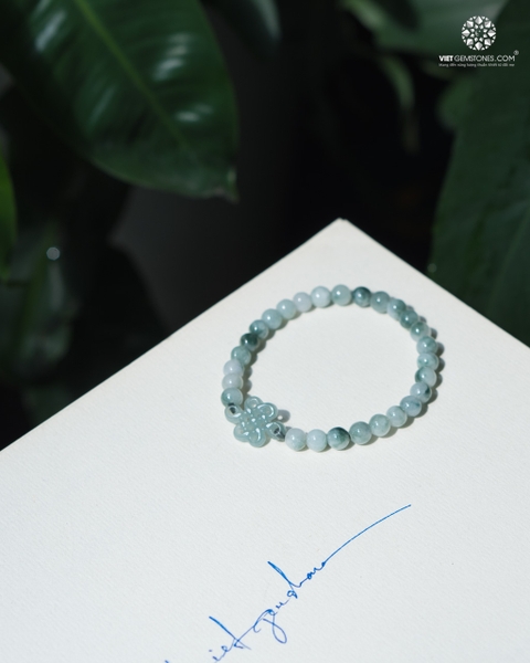 Vòng Tay Cẩm Thạch Hoa Bay Phối Chỉ Đồng Tâm 6mm