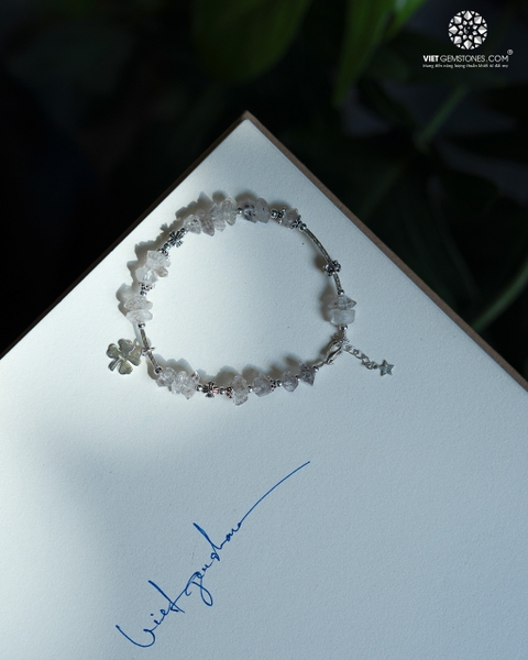 Lắc tay Herkimer Diamond charm bạc cỏ 4 lá