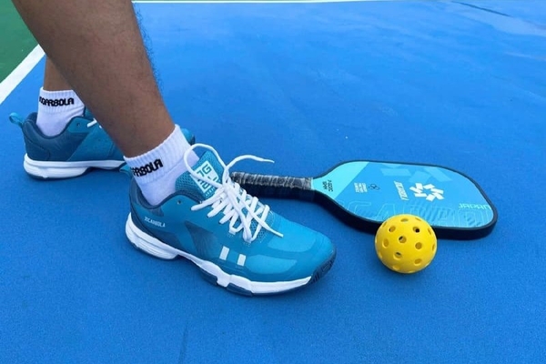 Giày pickleball nam tốt nhất - 4 thương hiệu nên mua, giá hợp lý