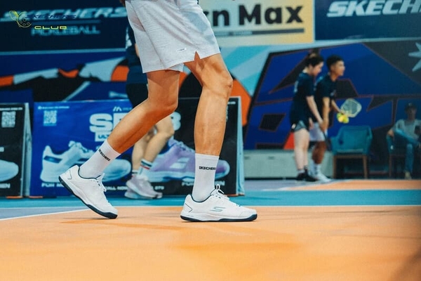 Review giày pickleball Skechers có đáng mua không? Phân tích chi tiết