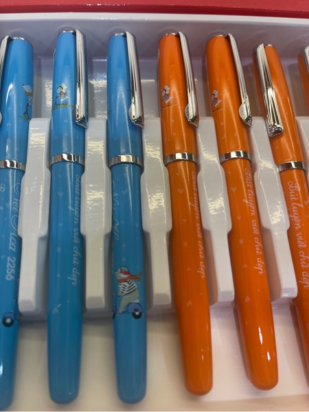 2256 - Bút Máy Nét Hoa