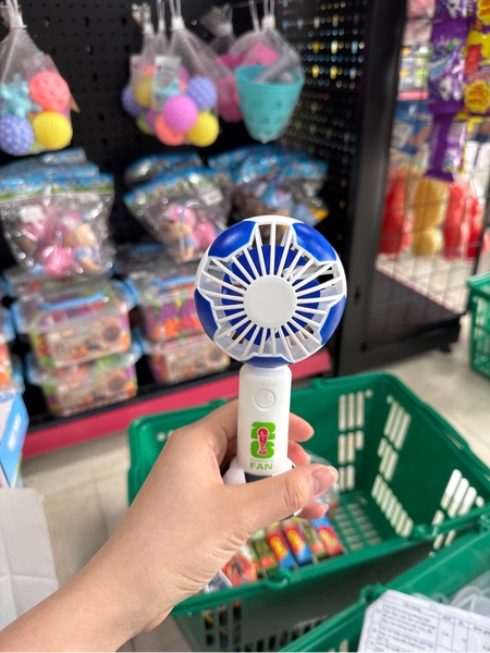Quạt tích điện chủ đề bóng đá QT05