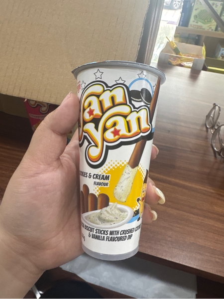 Bánh que YanYan cookies&cream 44g