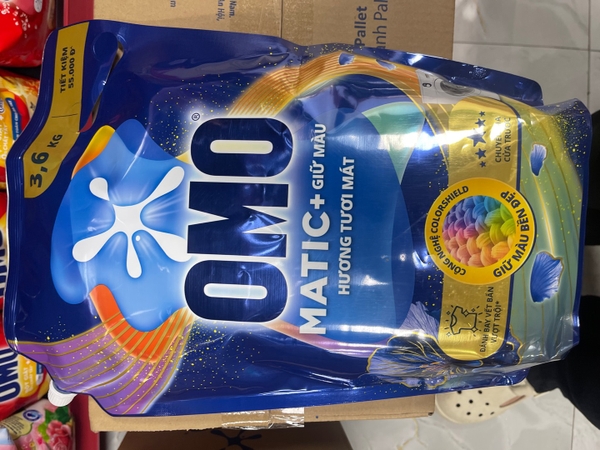 Nước Giặt Omo Matic Chuyên Gia Cửa Trước - Chuyên Gia Giữ Màu 3.6kg