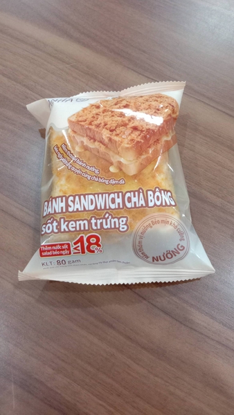 Bánh SandWich Chà Bông Sốt Kem Trứng 80G