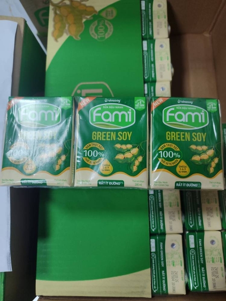 Sữa đậu nành Fami Green Soy rất ít đường 180ml