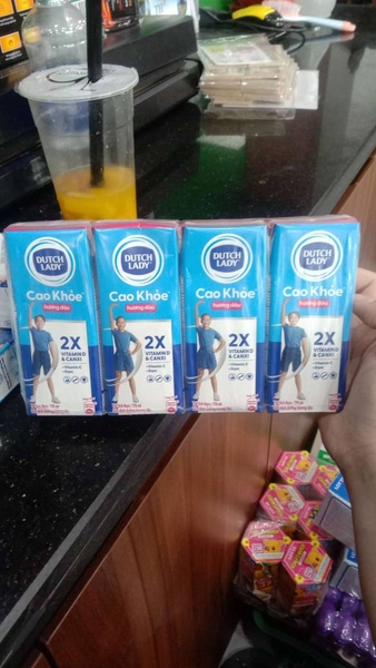 Sữa Tiệt Trùng Cao Khỏe Hương Dâu 170ml