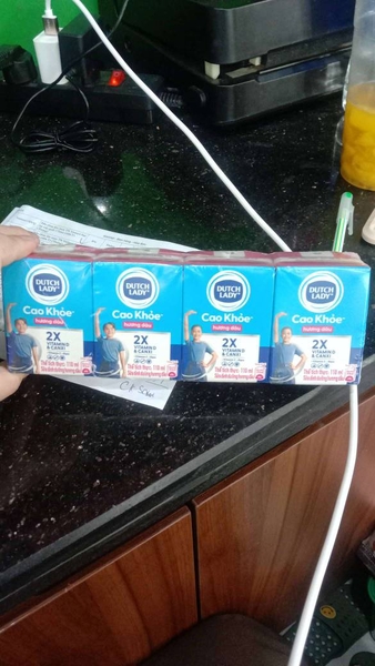 Sữa Tiệt Trùng Cao Khoẻ Hương Dâu 110ml