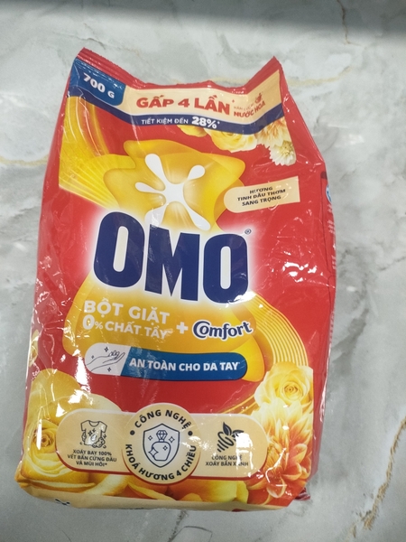 Bột Giặt Omo Hương Tinh Dầu Thơm 700g