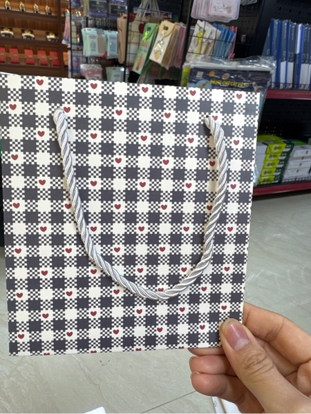 Túi quà  trái tim